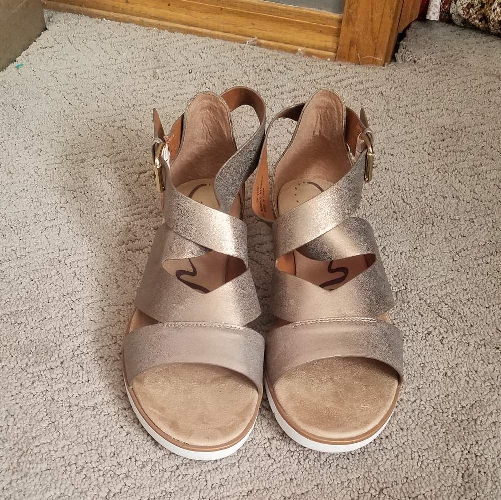 Brand New Metallic Flats